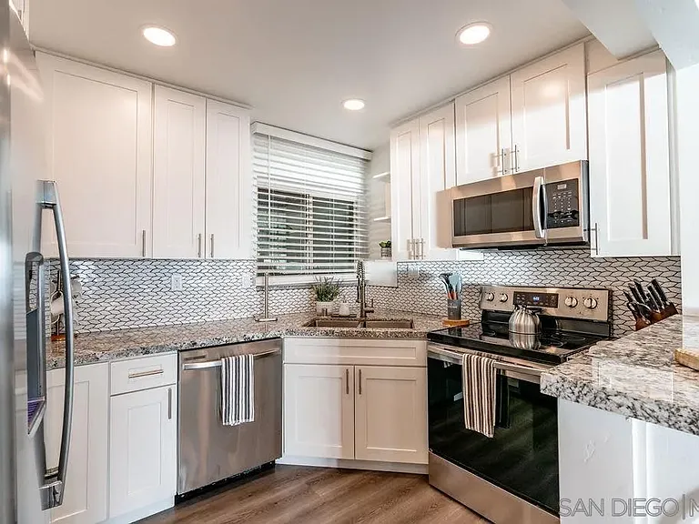 6529 Neptune Pl — Photo 4