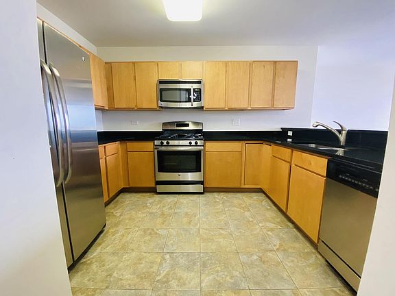4th image of 300 Village Cir #P30