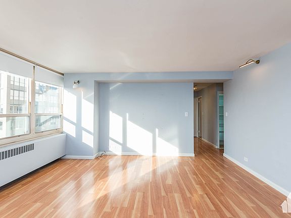 5th image of 3950 N Lake Shore Dr APT 1216