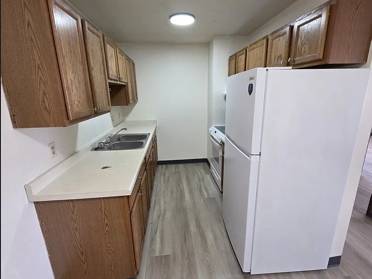 187 S National Ave #12 — Photo 5