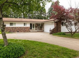 11016 Mystic Ln, Warren, MI 48093