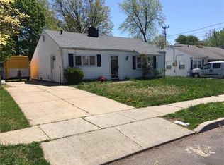 12 Winthrop Rd, Edison, NJ 08817