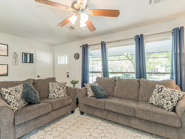 409 Aero Ave, Schertz, TX 78154