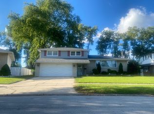 5640 W 98th Pl, Oak Lawn, IL
