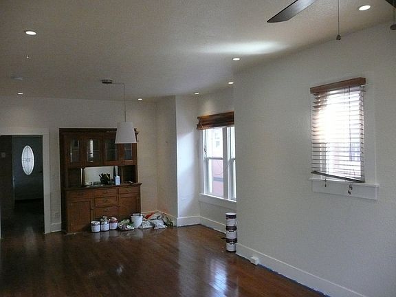 2nd image of 684 S Lincoln St