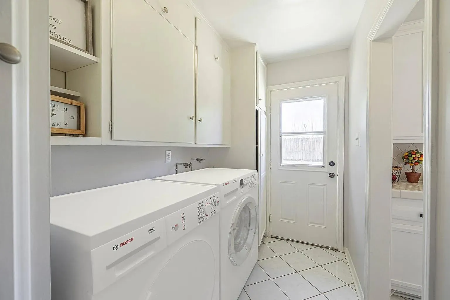 3 bed, 1071 sqft, $2,750 — Photo 2