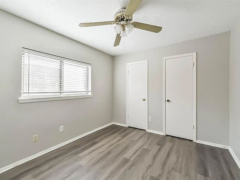 2406 Pilgrims Bend Dr — Photo 33