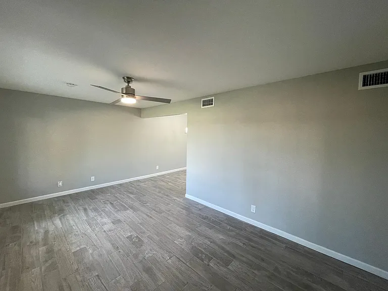 2411 W Hazelwood St #76 — Photo 11