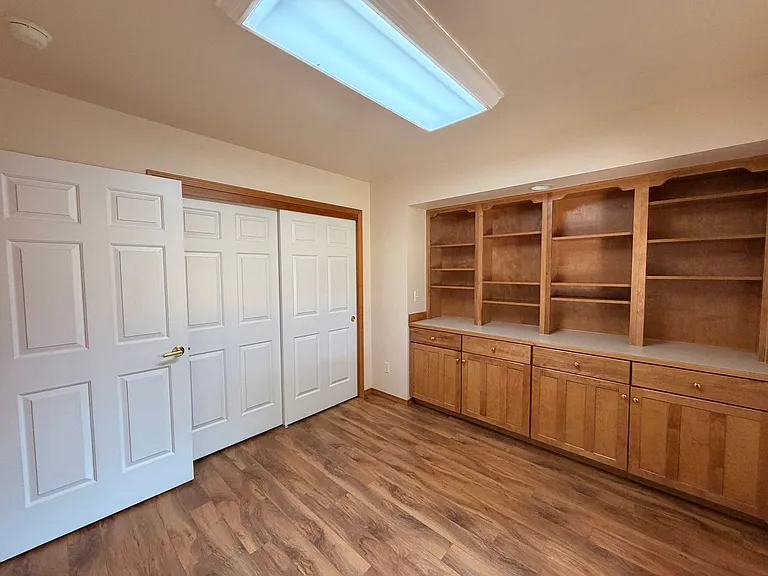2551 NE Ravenwood Dr — Photo 11