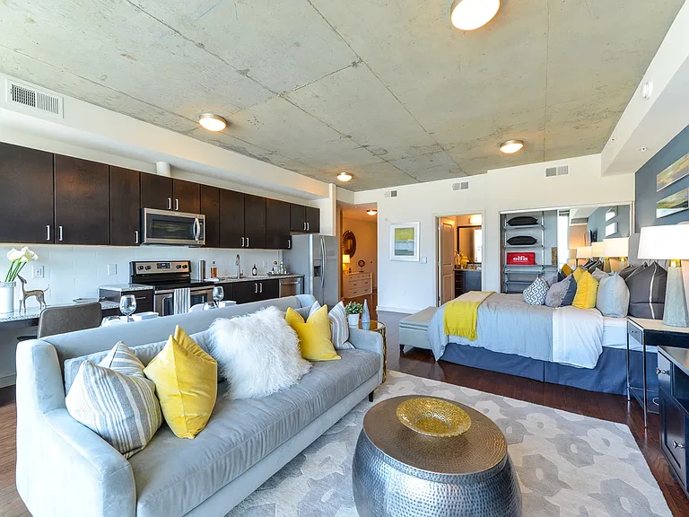 SkyHouse Buckhead — Photo 42