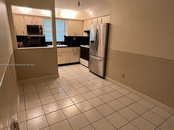 5th image of 2916 12th Ave #2916