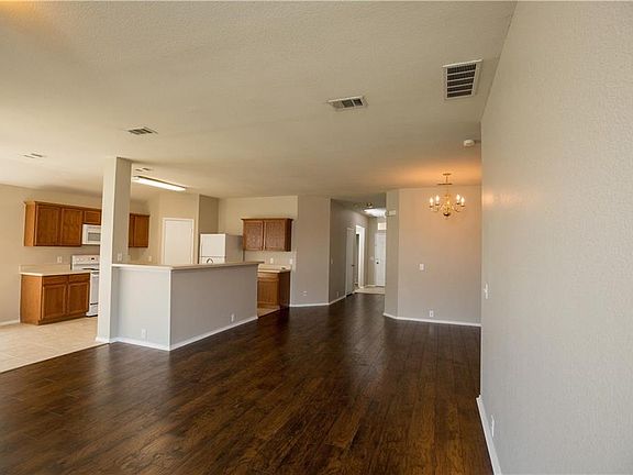 4th image of 1821 Little Deer Ln