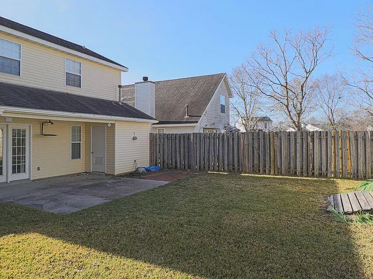 13472 Locust Hill Dr — Photo 20