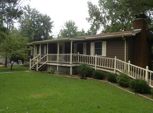 515 Dogwood Ln, Carterville, IL 62918
