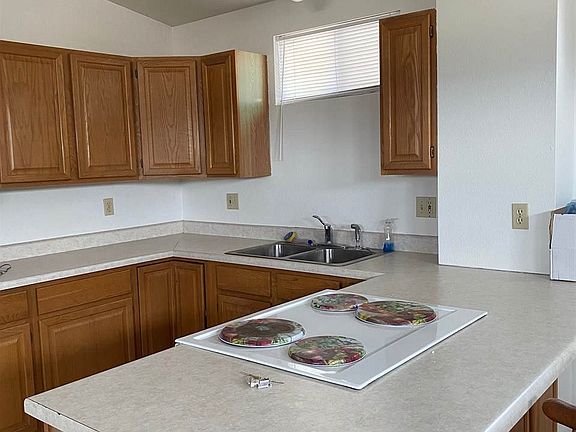 3rd image of 640 W Gunnison Ave