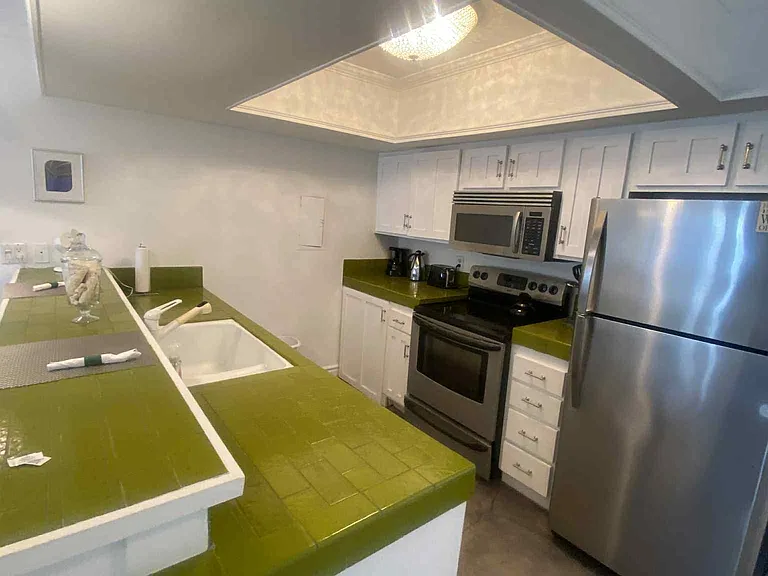 1655 E Palm Canyon Dr #609 — Photo 4