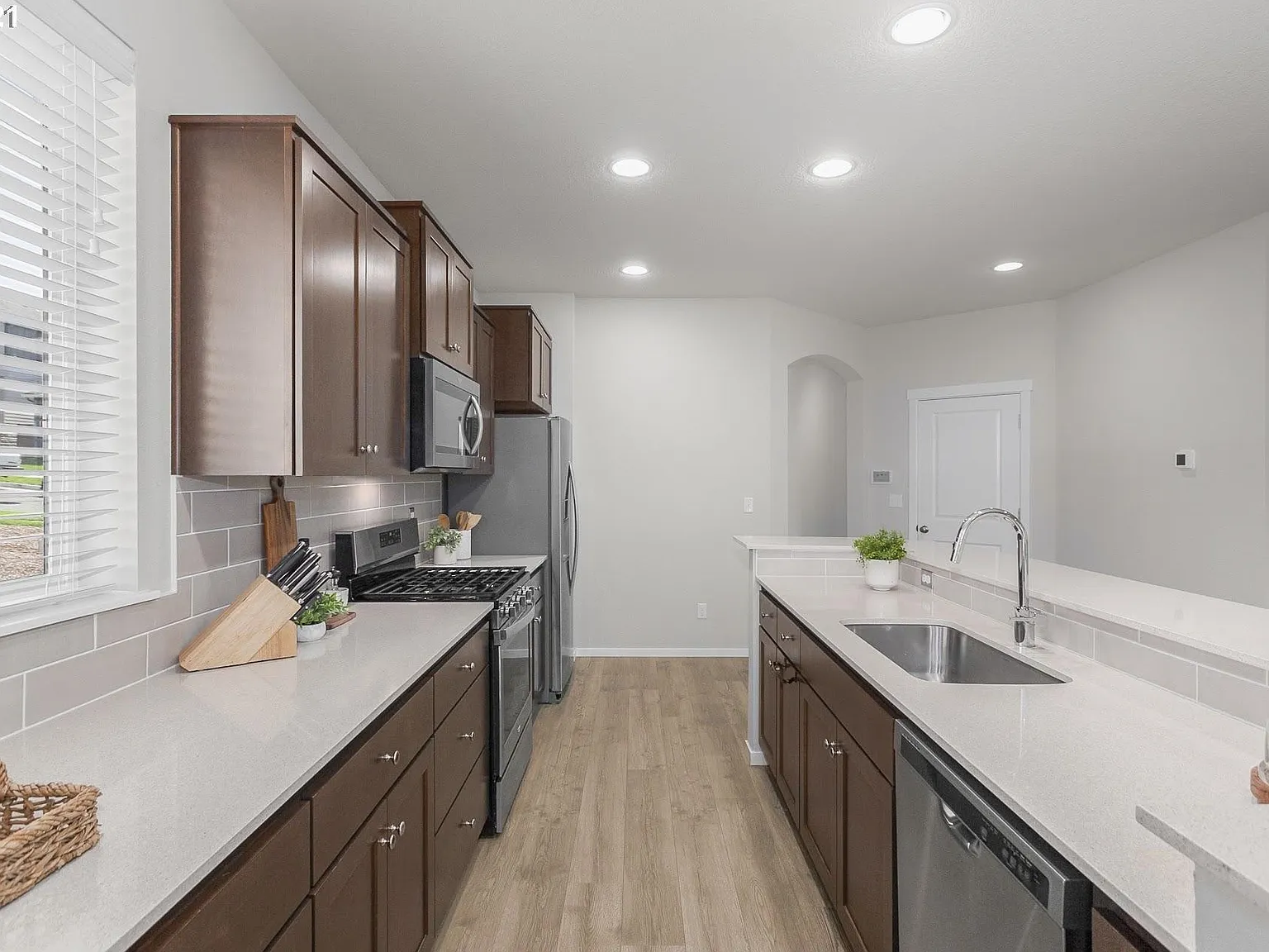 5 bed, 3011 sqft, $3,775 — Photo 4