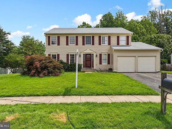 2nd image of 3 Neville Ct