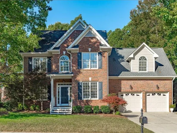 305 Elam St, Holly Springs, NC 27540