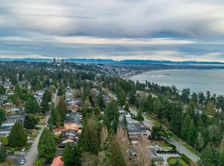 13600 Blackburn Ave, White Rock, BC V4B2Y8