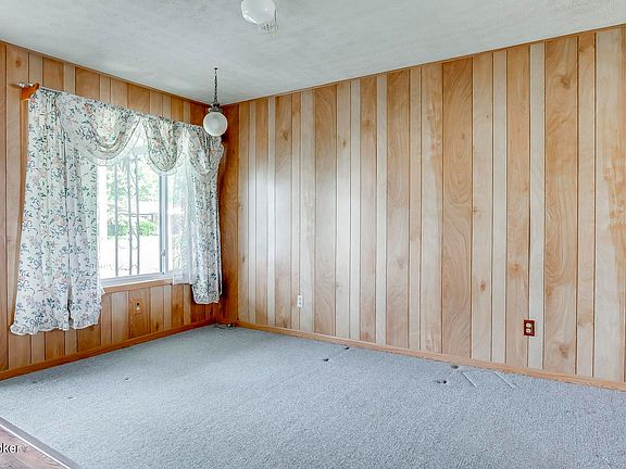 5th image of 8801 Rosshire Dr
