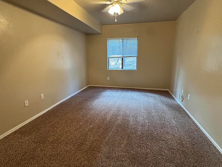 574 S Walnut Creek Loop — Photo 13