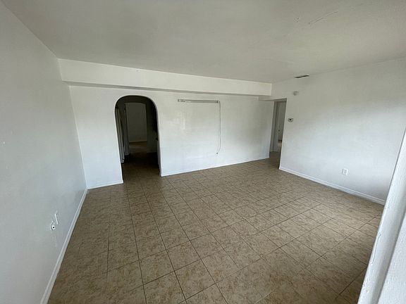 3rd image of 5250 Hemlock Dr