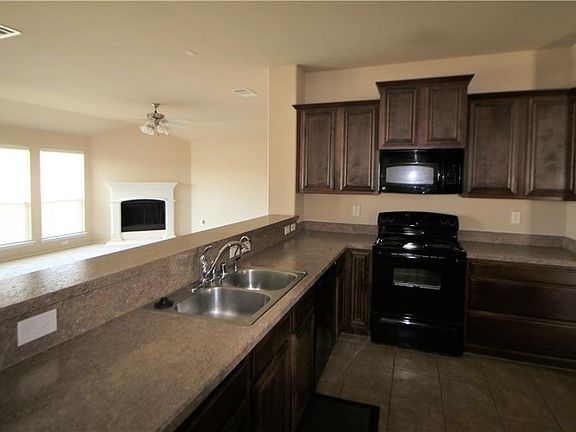 3rd image of 1320 Sandalwood Rd