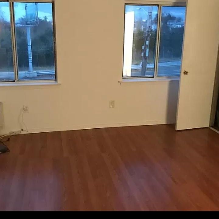 2nd image of 455 Drumgoole Rd W