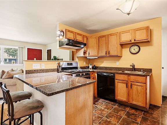 5th image of 22 Alpine Way