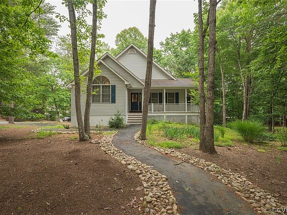 2nd image of 21 Smokewood Dr