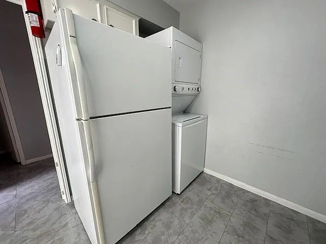 7700 Creekbend Dr #109 — Photo 3