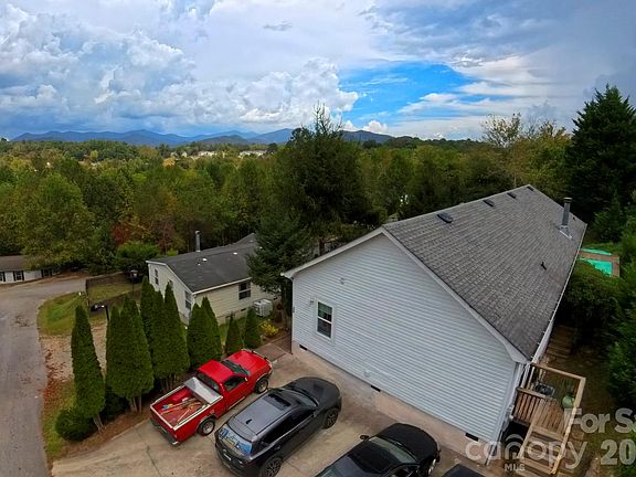 5th image of 304 Golden Aster Rd