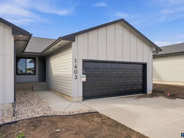 1603 N Tina Dr, Sioux Falls, SD 57110