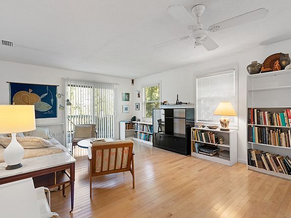 5th image of 809 7th St