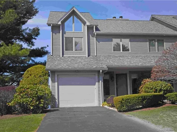 21 Shadowbrook Ln #21F, Smithfield, RI 02917