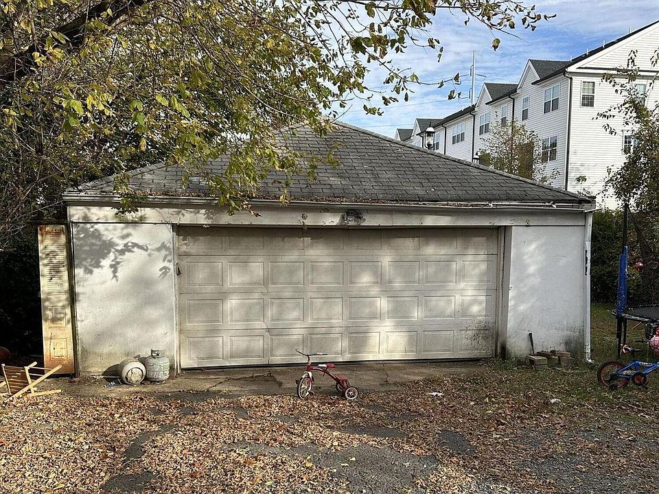 2nd image of 191 Bridge Avenue
