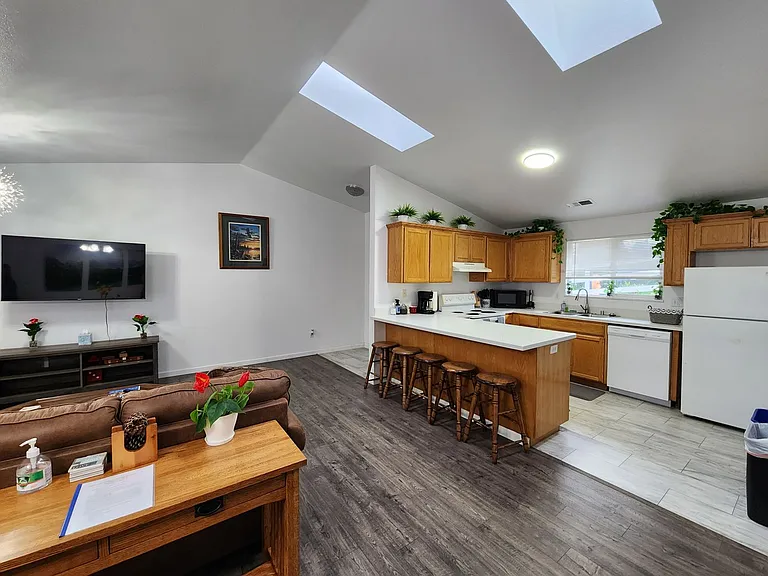 4190 Hillside Ct — Photo 31