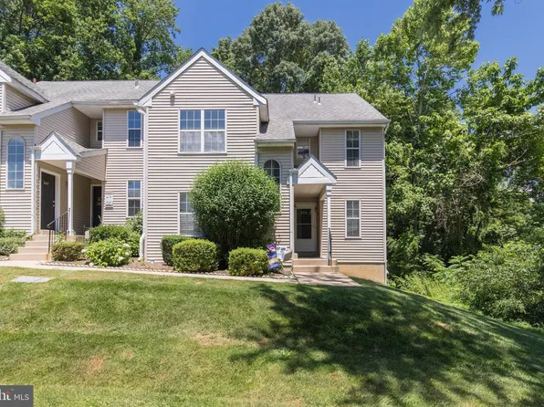 351 Cashel Ct, Aston, PA 19014