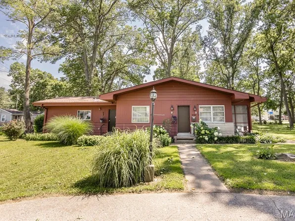 1018 W Green St, Mascoutah, IL 62258