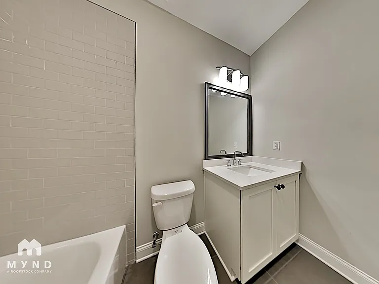 576 Broadview Pl NE — Photo 11