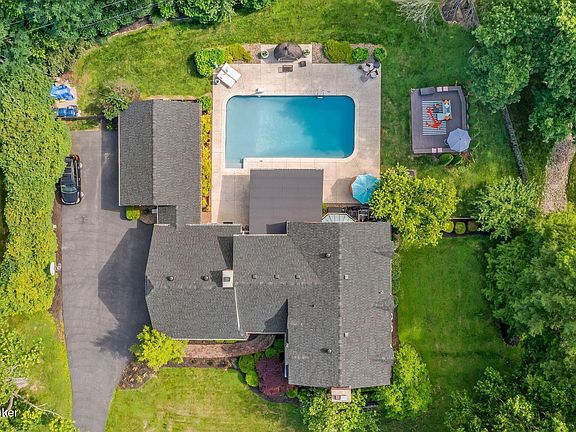 3rd image of 11806 E Arbor Dr