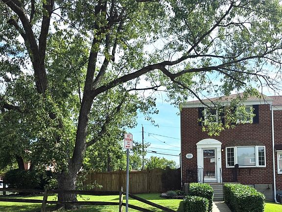 3rd image of 1033 Circle Dr