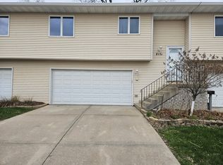 211B Vista Ct, Minooka, IL 60447