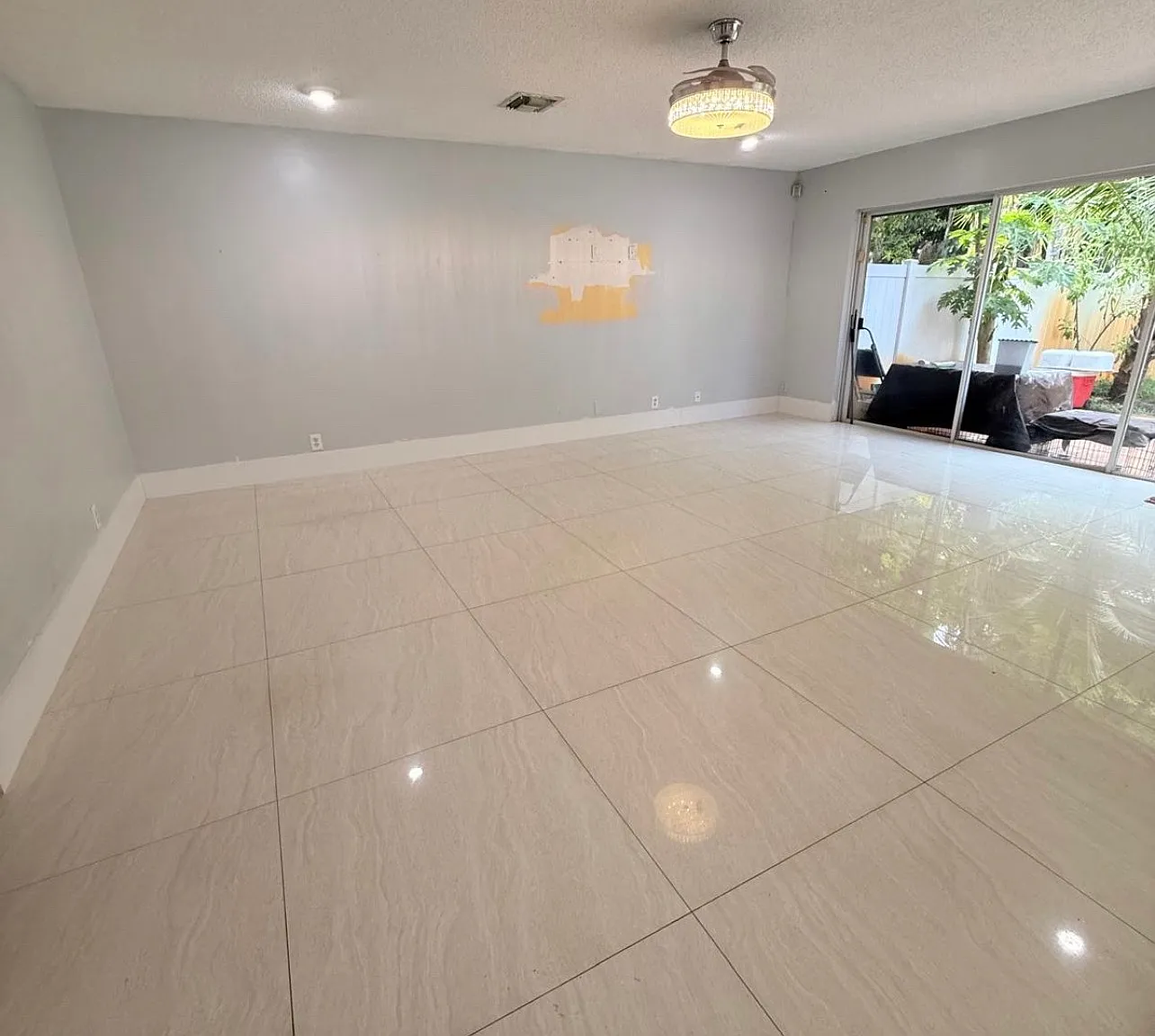 4 bed, 2610 sqft, $4,300 — Photo 3