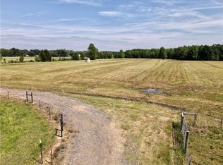 1607 Nixon Rd, Lavaca, AR 72941