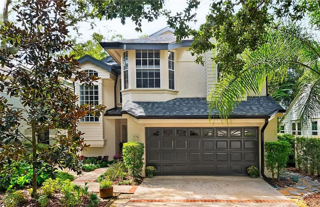 3 bed, 2.5 bath, 2052 sqft, $4,900 — Photo 1