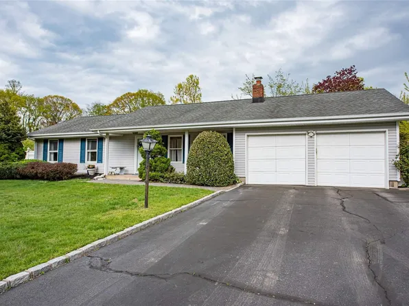 36 Woodland Road, Miller Place, NY 11764