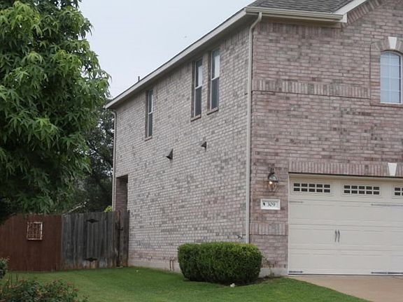 3rd image of 309 Glen Hollow St