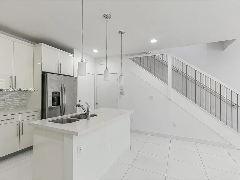 2610 NE 213th St #103 — Photo 8